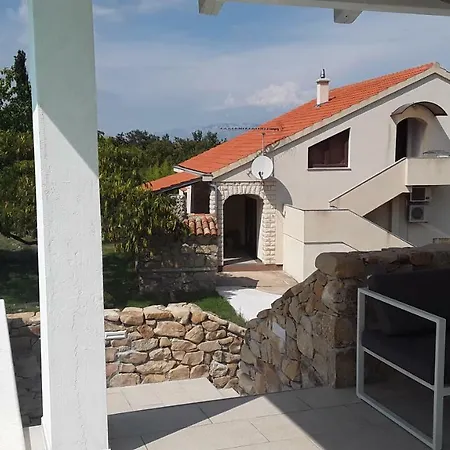 Holiday home Holiday Monika Lovinac (Zadar)