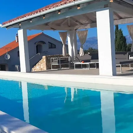 Holiday home Holiday Monika Lovinac (Zadar)